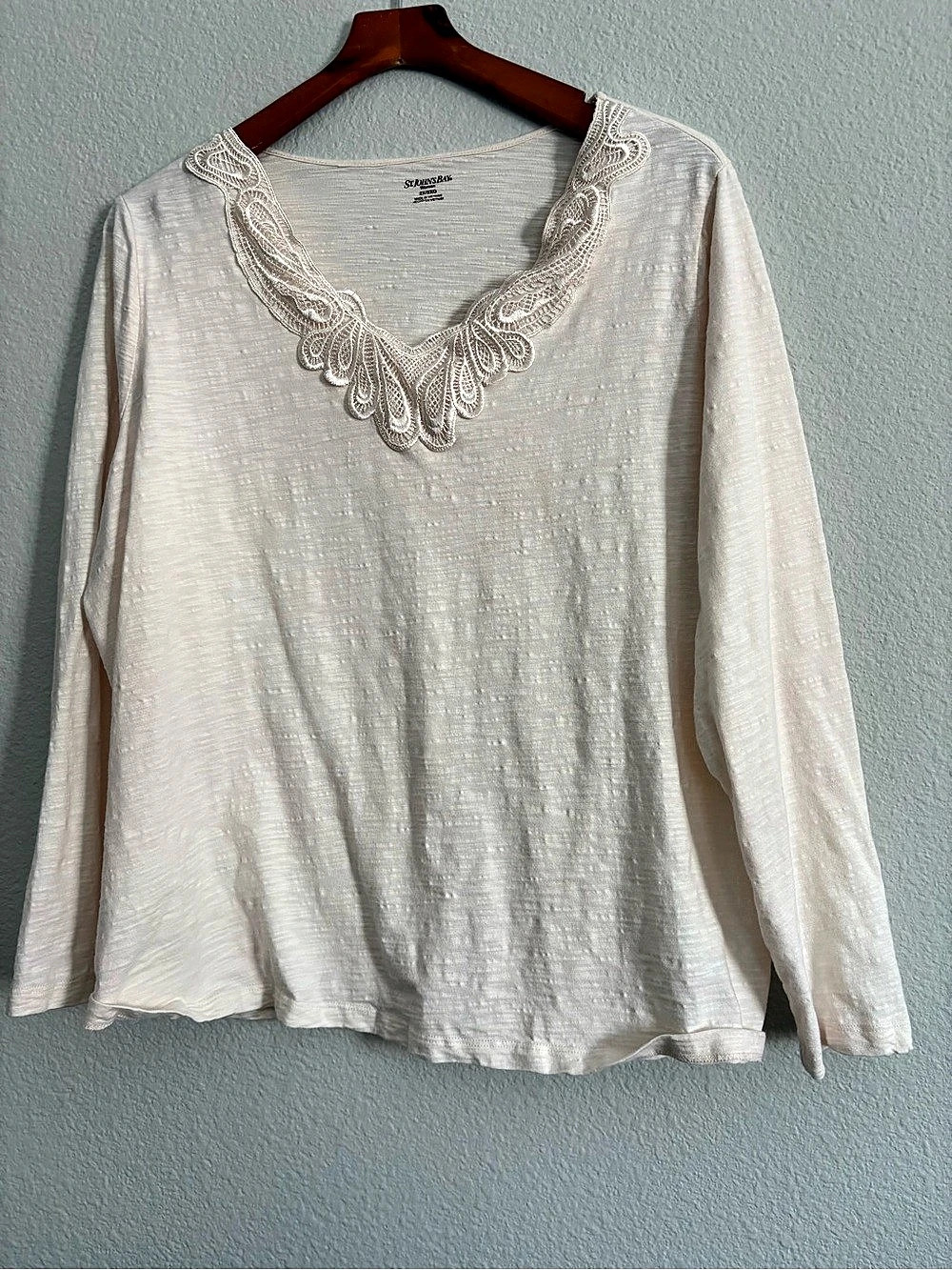 St. John's Bay Lace Neckline Long Sleeve Tunic White Size 2X